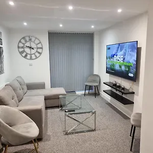 https://classic-2-bed-apartment-in-oldkent-road.cambridgehotelsuk.com