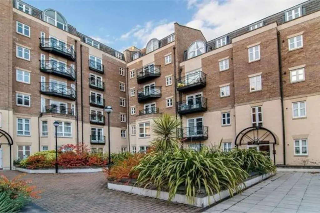 London Bridge 2B2B Rooftop View Apartment 0*,  United Kingdom